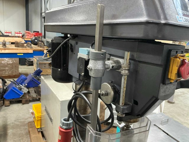 Creusen kb832 kolomboormachine - afbeelding 3 van  13