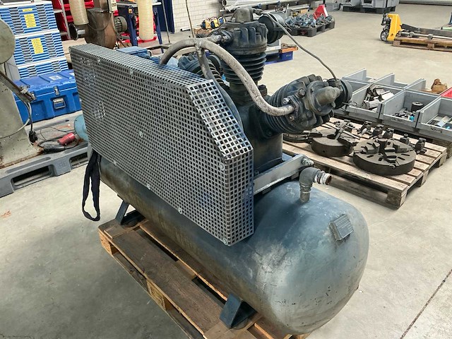 Crimex luchtcompressor - afbeelding 4 van  9