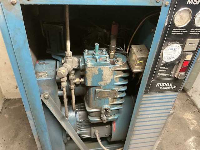 Crimex msk-g schroefcompressor met koeldroger en 1000l ketel - afbeelding 3 van  7