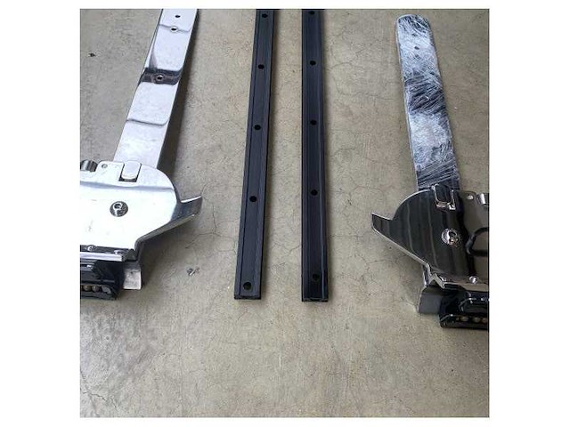 Crn custom line navetta 37 cockpit bench handling / sliding kit - afbeelding 3 van  3