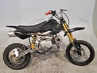 Cross brommer