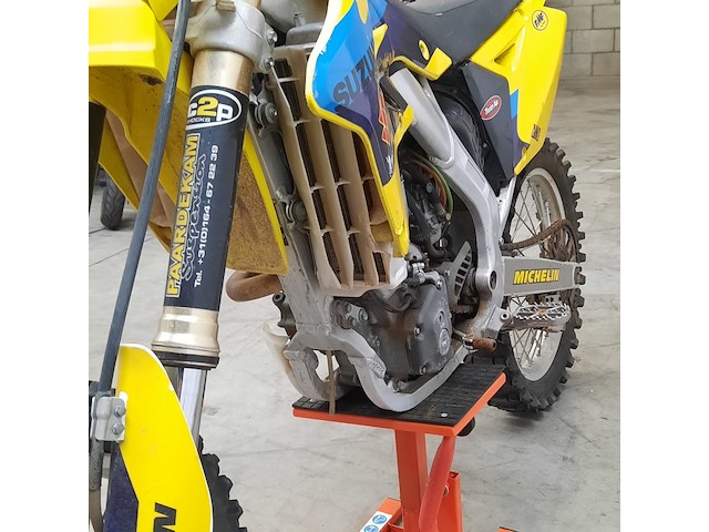 Crossmotor, suzuki, rm-z - afbeelding 18 van  26