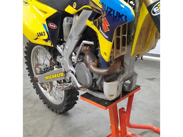 Crossmotor, suzuki, rm-z - afbeelding 26 van  26