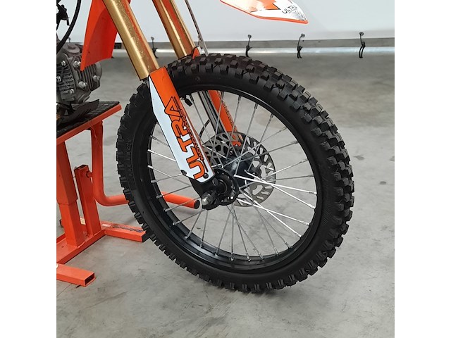 Crossmotor, ultra - afbeelding 15 van  17