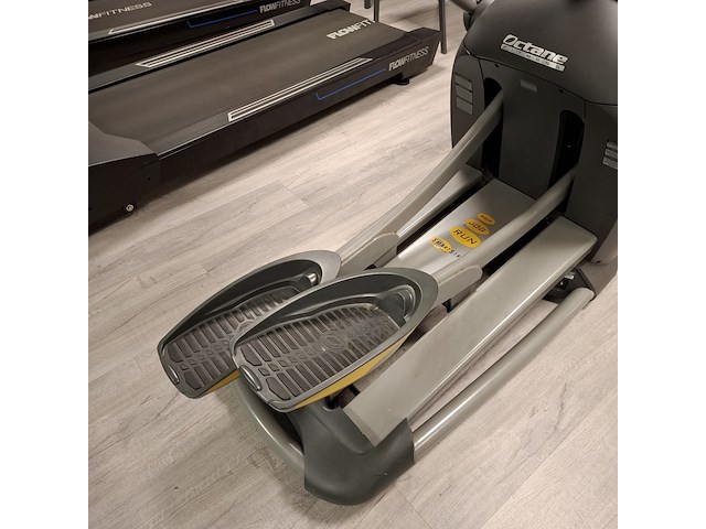 Crosstrainer octane fitness, pro4700 - afbeelding 12 van  15