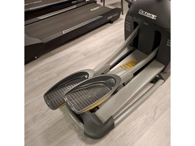 Crosstrainer, octane fitness, pro4700 - afbeelding 10 van  14