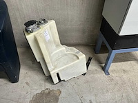 Crown hydrauliekolietank met filter - afbeelding 1 van  7