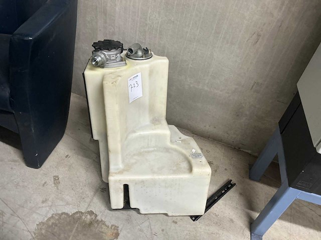 Crown hydrauliekolietank met filter - afbeelding 2 van  7