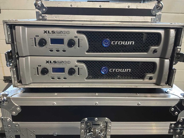Crown xls2500 versterker (2x) - afbeelding 2 van  4