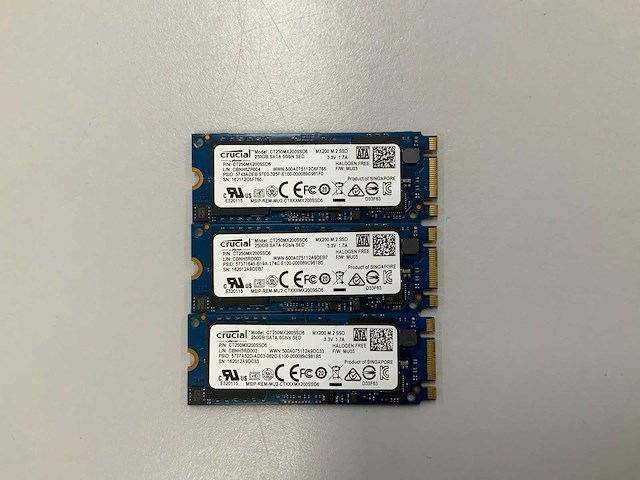 Crucial 250gb sata 6gb/s m.2 ssd ct250mx200ssd6 (3x) - afbeelding 1 van  2