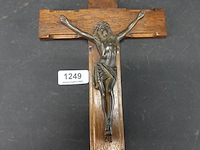 Crucifix met bronzen corpus - afbeelding 1 van  5