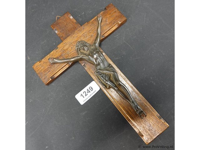Crucifix met bronzen corpus - afbeelding 2 van  5