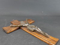 Crucifix met bronzen corpus - afbeelding 3 van  5