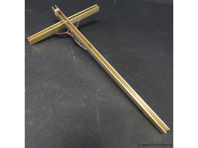 Crucifix met bronzen corpus - afbeelding 5 van  5