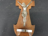 Crucifix met zilvertinnen corpus - afbeelding 1 van  5