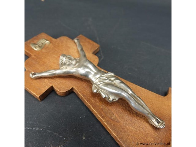 Crucifix met zilvertinnen corpus - afbeelding 3 van  5