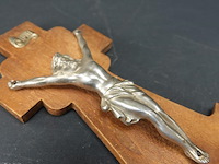 Crucifix met zilvertinnen corpus - afbeelding 3 van  5