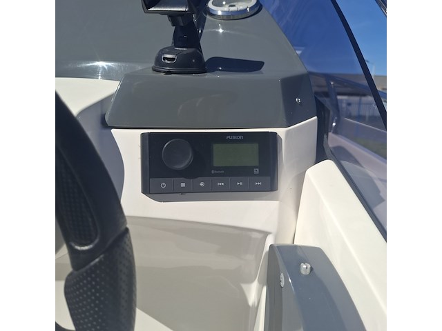 Cruiser, galia, 525, 2015, met buitenboordmotor evinrude | 115 pk - afbeelding 11 van  77