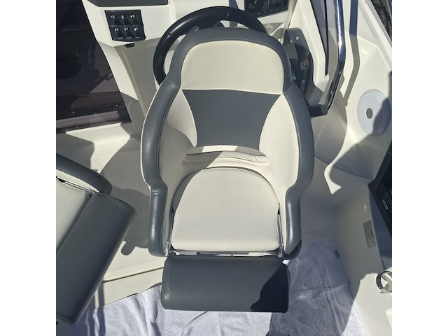 Cruiser, galia, 525, 2015, met buitenboordmotor evinrude | 115 pk - afbeelding 15 van  77