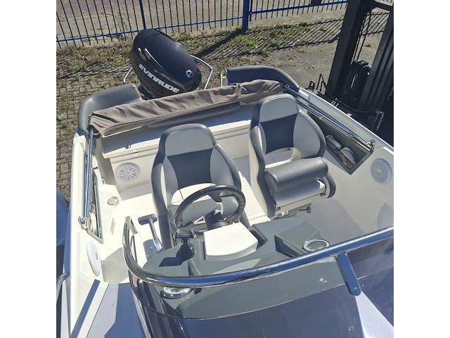 Cruiser, galia, 525, 2015, met buitenboordmotor evinrude | 115 pk - afbeelding 20 van  77