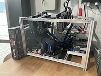Crypto mining rig - afbeelding 1 van  10