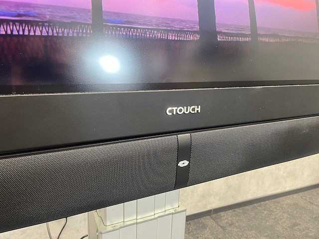 Ctouch - 60" interactieve touchscreen met kantelbare lift - afbeelding 12 van  14