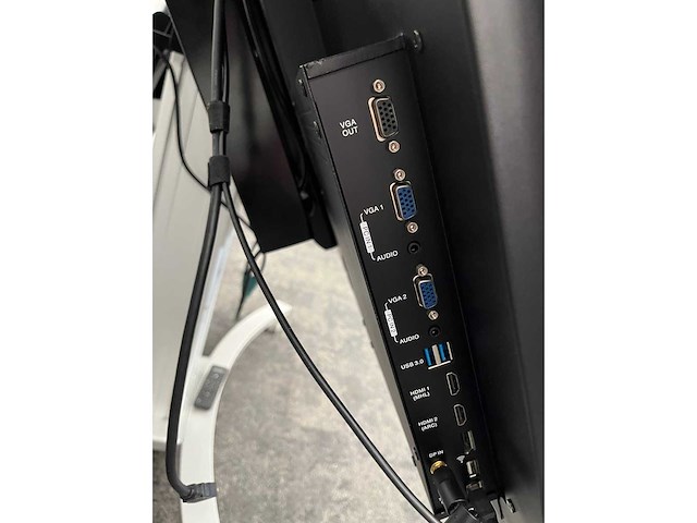 Ctouch - 65" touchscreen met verrijdbare kantelbare lift - afbeelding 1 van  17