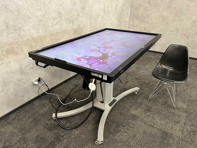 Ctouch - 65" touchscreen met verrijdbare kantelbare lift - afbeelding 10 van  17