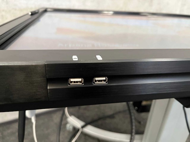 Ctouch - 65" touchscreen met verrijdbare kantelbare lift - afbeelding 17 van  17