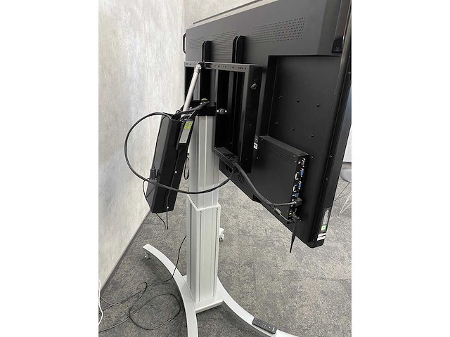 Ctouch clap-65uhda5 - 65" uhd 4k touchscreen met verrijdbare lift - afbeelding 7 van  19