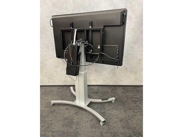 Ctouch clap-65uhda5 - 65" uhd 4k touchscreen met verrijdbare lift - afbeelding 8 van  19