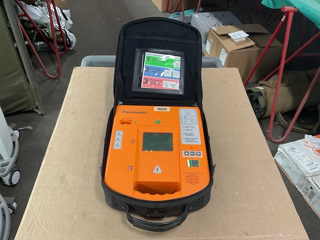 Cu medical systems paramedic defibrillator - afbeelding 1 van  3