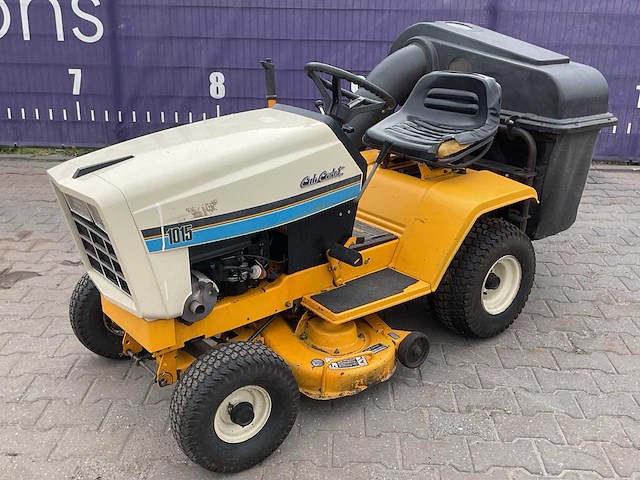 Cub cadet - 1015 - zitmaaier - afbeelding 1 van  9