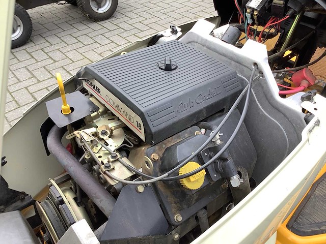 Cub cadet hds2185 zitmaaier - afbeelding 5 van  6
