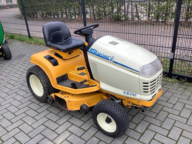 Cub cadet hds2185 zitmaaier - afbeelding 1 van  3