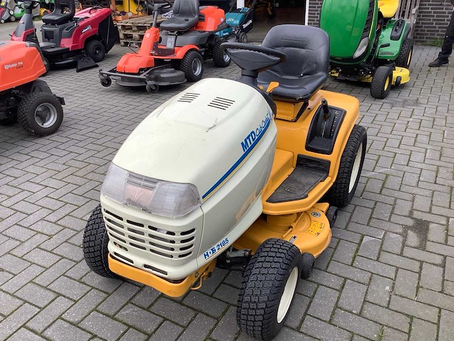 Cub cadet hds2185 zitmaaier - afbeelding 2 van  3