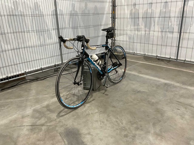 Cube - streamer - racefiets - afbeelding 1 van  10