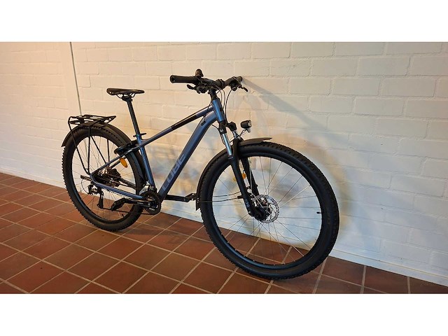 Cube aim mountianbike 29" paars - afbeelding 6 van  7