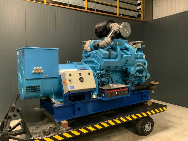 Cummins g 560 s diesel stroomgenerator 700kva - afbeelding 1 van  7