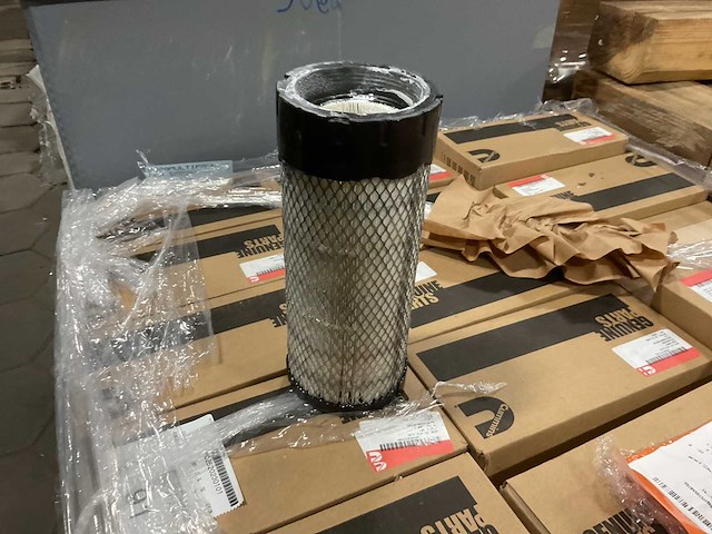 Cummins intake air cleaner filter (39x) - afbeelding 1 van  5