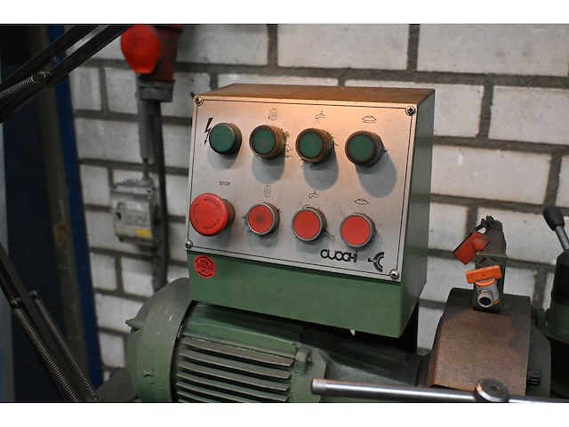 Cuoghi ape 40 gereedschap slijpmachine - afbeelding 3 van  8