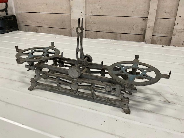 Curiosa weegschaal antiek - afbeelding 3 van  5