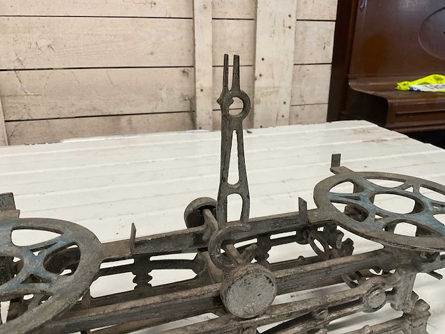 Curiosa weegschaal antiek - afbeelding 5 van  5