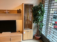 Curve eiken vitrinekast - afbeelding 1 van  8