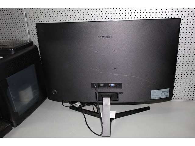 Curved beeldscherm 27 inch samsung s27c366eau. krasje in scherm - afbeelding 2 van  3