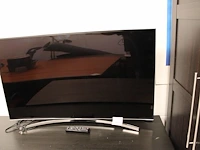 Curved tv samsung 48 inch met afstandbediening.