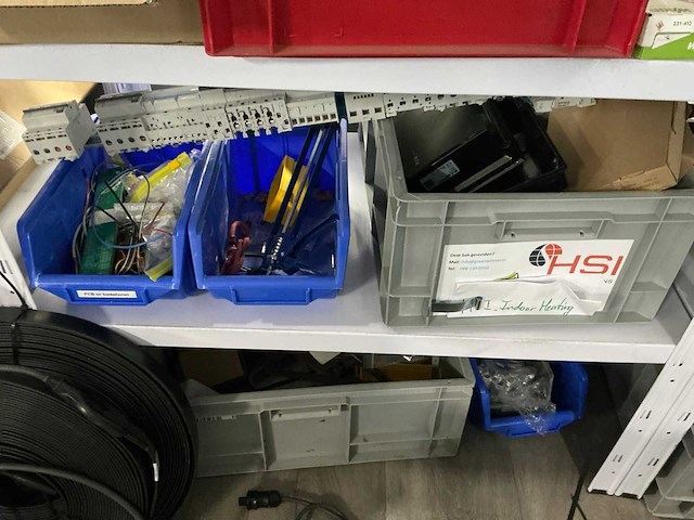 Cv-installatiemateriaal in wandstelling en 2 kasten - afbeelding 2 van  28