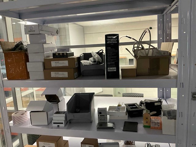 Cv-installatiemateriaal in wandstelling en 2 kasten - afbeelding 8 van  28