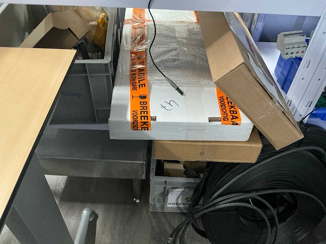 Cv-installatiemateriaal in wandstelling en 2 kasten - afbeelding 11 van  28