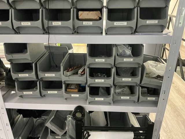 Cv-installatiemateriaal in wandstelling en 2 kasten - afbeelding 26 van  28